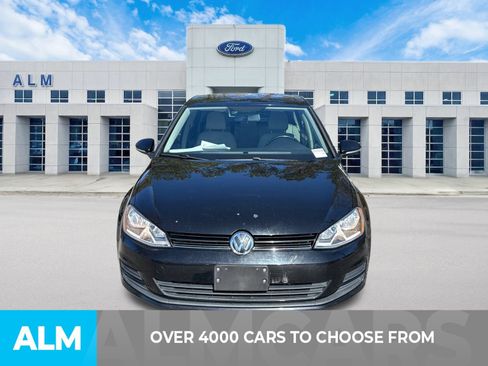 Used 2017 Volkswagen Golf SE image 2