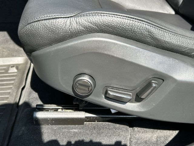 Certified 2023 Volvo XC60 B5 Plus w/ Climate Package AWD/4WD image 11