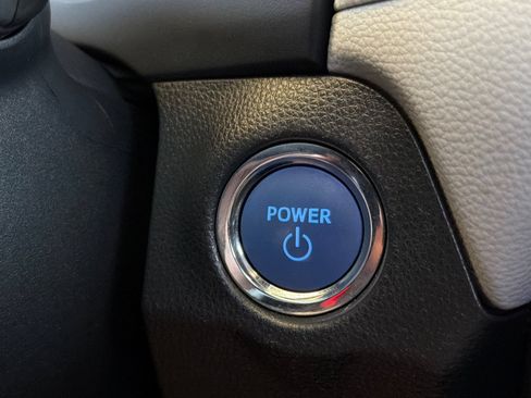 Used 2022 Toyota RAV4 XLE Premium AWD/4WD image 21