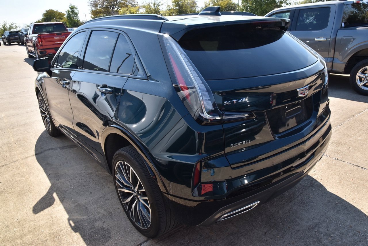 Used 2024 Cadillac XT4 Sport FWD image 7