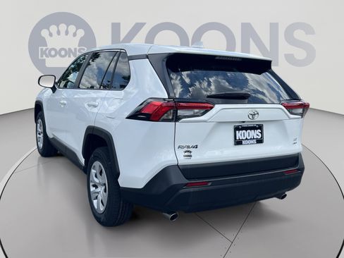 Used 2025 Toyota RAV4 LE AWD/4WD image 4
