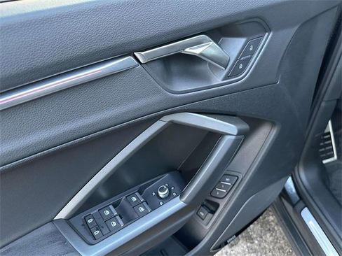 Certified 2025 Audi Q3 2.0T Premium Plus w/ Premium Plus Package image 21