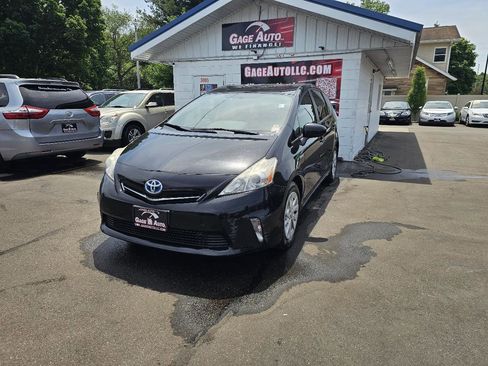 Used 2012 Toyota Prius V Three FWD image 4