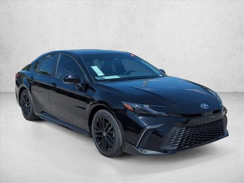 New 2026 Toyota Camry SE image 3