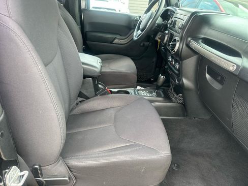 Used 2014 Jeep Wrangler Sport AWD/4WD image 17