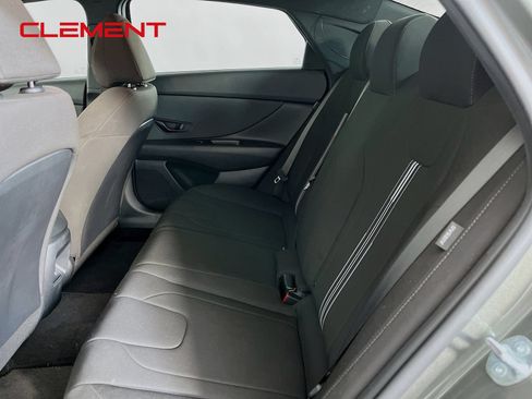 Used 2025 Hyundai Elantra Sport FWD image 29