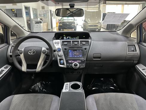 Used 2012 Toyota Prius V image 18