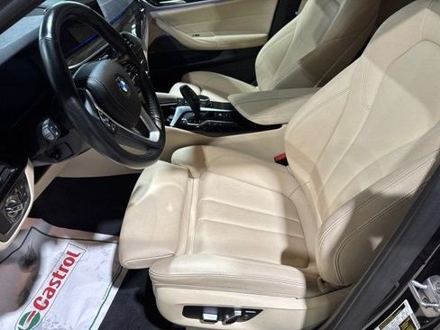 Used 2019 BMW 530e w/ Executive Package RWD image 9