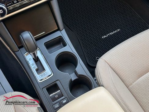 Used 2019 Subaru Outback 2.5i Premium image 12