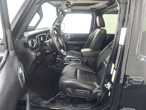 Used 2020 Jeep Wrangler Unlimited Sahara AWD/4WD image 12