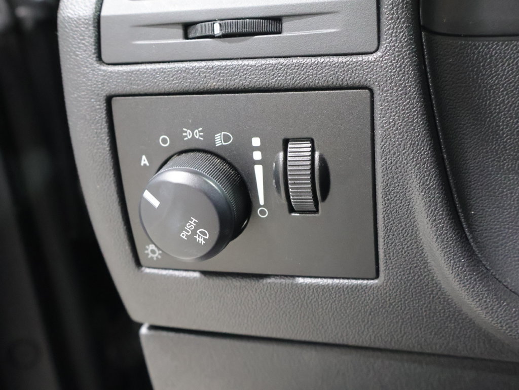 Used 2009 Dodge Challenger R/T RWD image 22