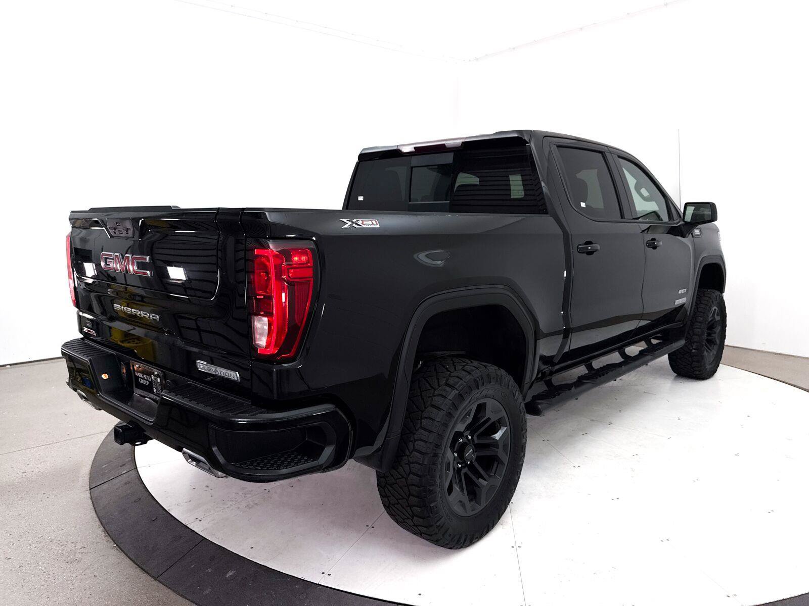 Used 2021 GMC Sierra 1500 Elevation w/ Preferred Package AWD/4WD image 16
