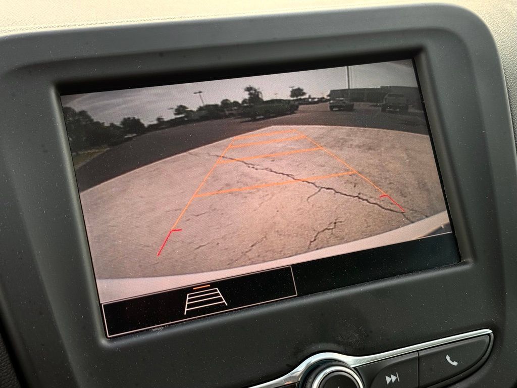Used 2023 Chevrolet Equinox LS w/ LS Convenience Package FWD image 4