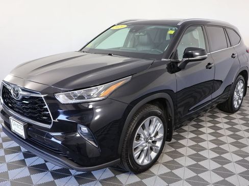 Used 2021 Toyota Highlander Limited AWD/4WD image 4