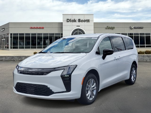 New 2027 Chrysler Pacifica Select AWD/4WD image 2