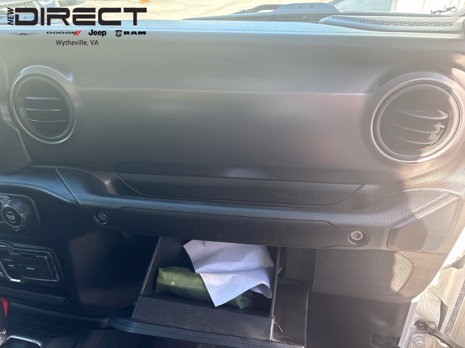 Used 2023 Jeep Gladiator Sport AWD/4WD image 25