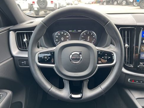 Used 2020 Volvo XC60 T5 Momentum image 15