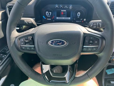 Used 2026 Ford Ranger Lariat w/ FX4 Off-Road Package AWD/4WD image 12