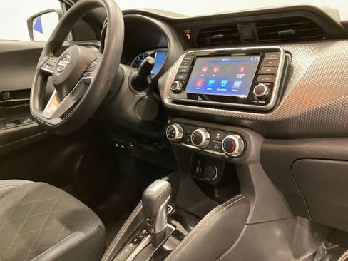 Used 2019 Nissan Kicks S image 44