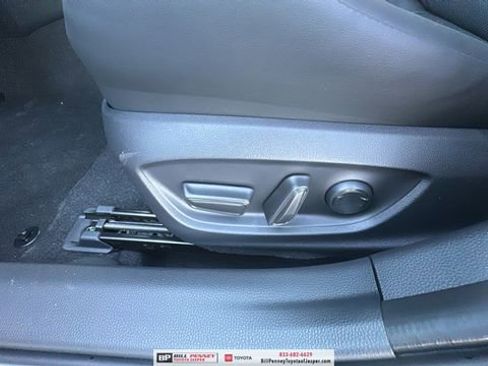 New 2026 Toyota Prius Plug-In Hybrid FWD image 15