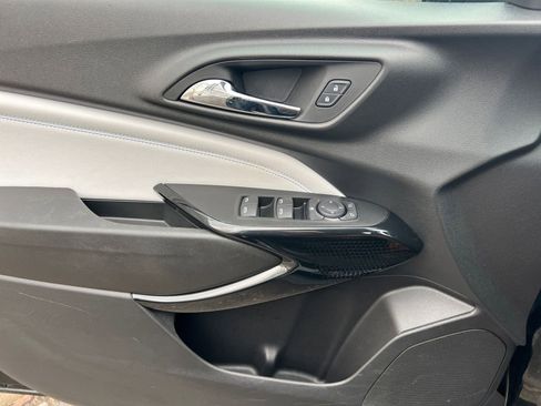 Used 2025 Chevrolet Trax LT image 18