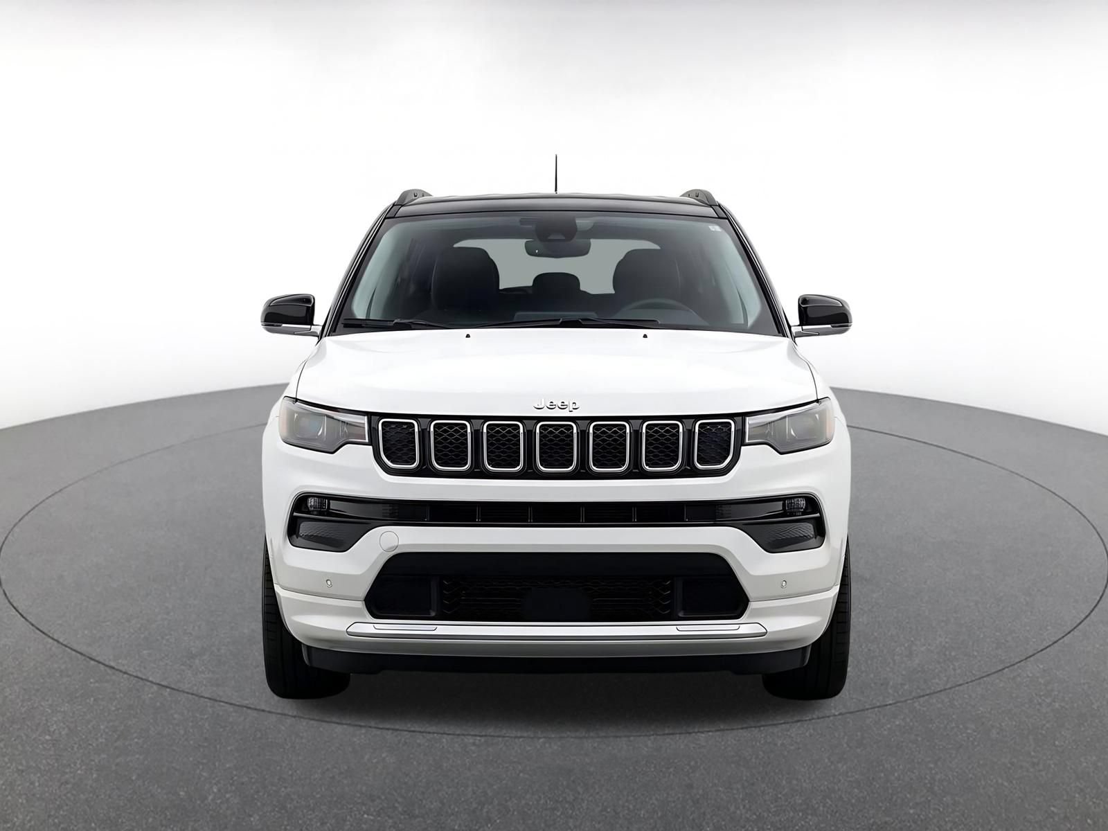 Used 2025 Jeep Compass Limited AWD/4WD image 2