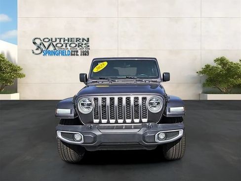 Used 2021 Jeep Wrangler Unlimited Sahara w/ Dual Top Group AWD/4WD image 38