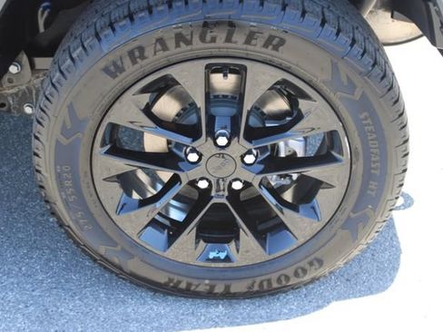 Used 2023 Jeep Wrangler Unlimited Sahara w/ Cold Weather Group AWD/4WD image 12