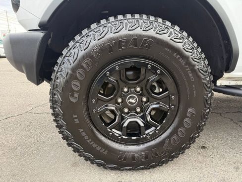 Used 2022 Ford Bronco Wildtrak image 36