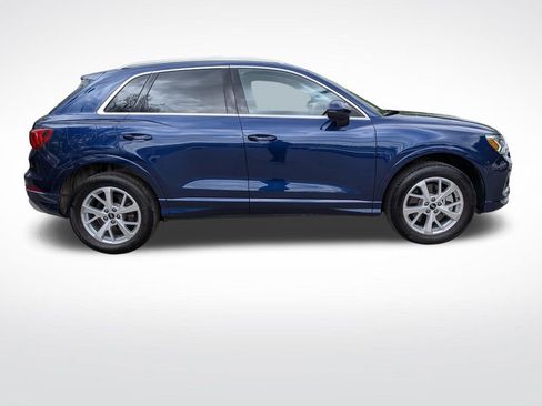 Used 2023 Audi Q3 2.0T Premium w/ Convenience Package AWD/4WD image 2