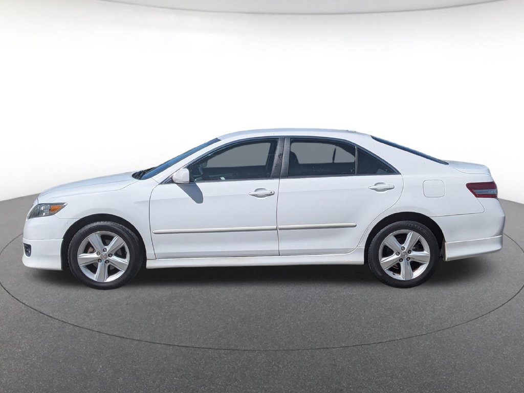 Used 2011 Toyota Camry SE w/ Fleet Convenience Pkg FWD image 2