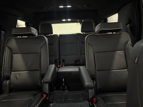Used 2025 Chevrolet Tahoe Premier AWD/4WD image 29