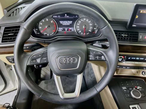 Used 2019 Audi Q5 2.0T Premium w/ Convenience Package AWD/4WD image 11