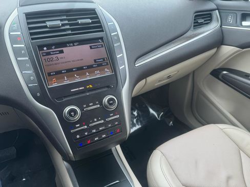 Used 2019 Lincoln MKC Reserve w/ MKC Technology Package FWD image 43