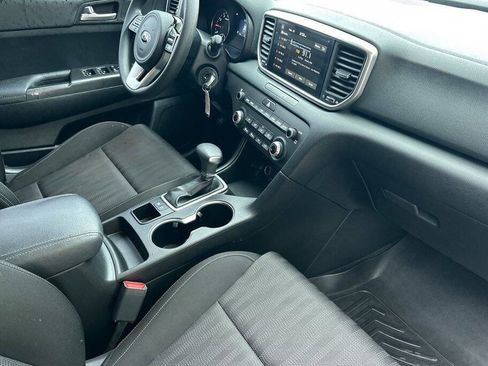 Used 2022 Kia Sportage LX image 16