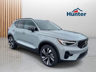 New 2026 Volvo XC40 B4 Plus w/ Protection Package Premier