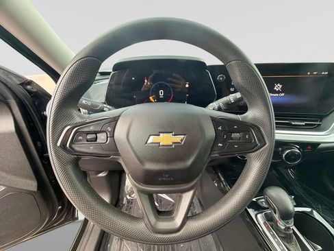 Used 2024 Chevrolet Trax LT FWD image 28