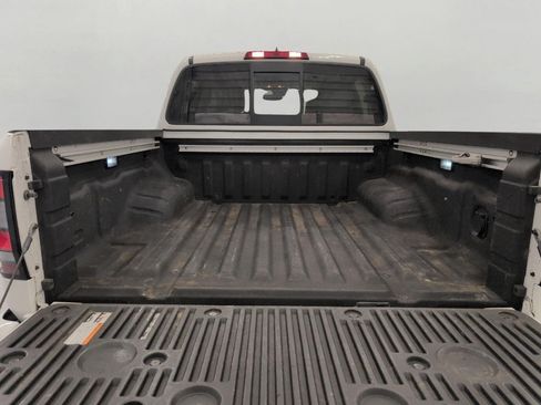 Used 2022 Nissan Frontier SV AWD/4WD image 16