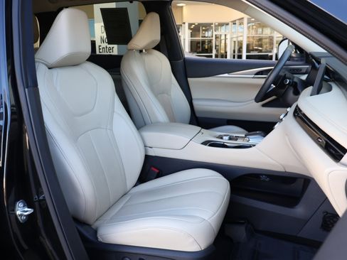 Certified 2023 INFINITI QX60 Luxe w/ Cargo Package image 24