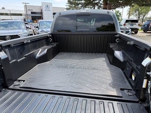 Used 2023 Toyota Tacoma TRD Off-Road w/ Advanced Technology Package AWD/4WD image 16