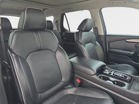 Used 2023 Honda Pilot Elite image 12