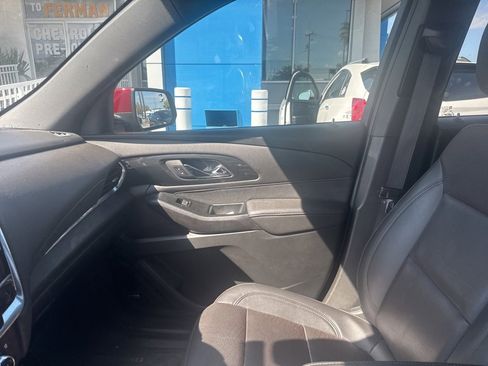 Used 2023 Chevrolet Traverse High Country image 20