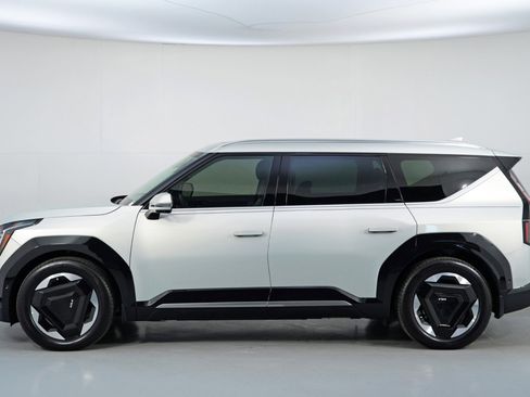 Used 2026 Kia EV9 Land image 53