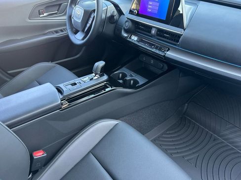 New 2026 Toyota Prius LE FWD image 25