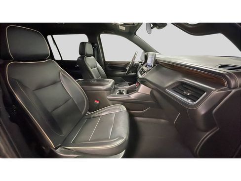 Used 2021 Chevrolet Suburban Premier AWD/4WD image 18