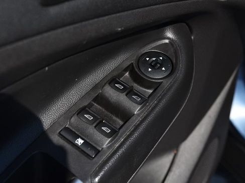 Used 2018 Ford Escape SEL w/ Ford Safe & Smart Package FWD image 8