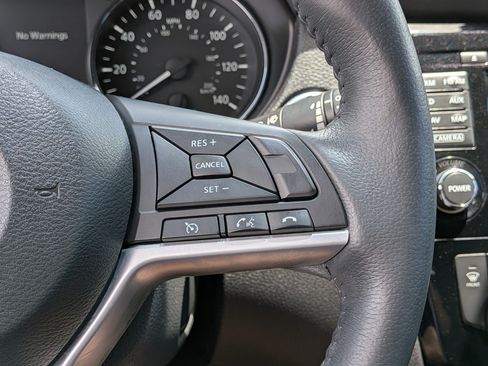 Used 2017 Nissan Rogue SL w/ SL Premium Package FWD image 25