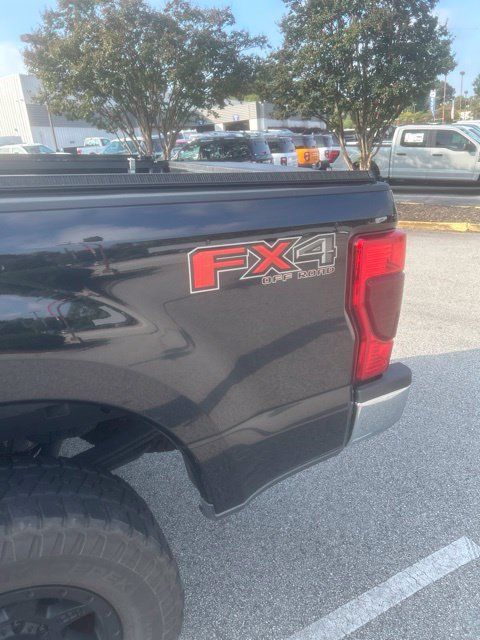 Used 2021 Ford F250 XLT w/ XLT Premium Package AWD/4WD image 4