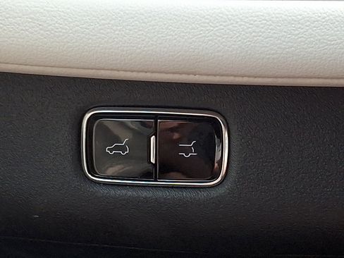 Certified 2025 Lincoln Navigator Reserve AWD/4WD image 25