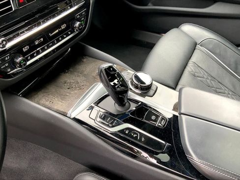 Used 2021 BMW 530e xDrive w/ Executive Package AWD/4WD image 17